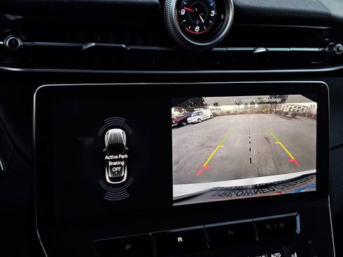 Used 2024 Maserati Grecale GT image 33