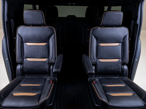 Used 2023 GMC Yukon XL AT4 AWD/4WD image 25