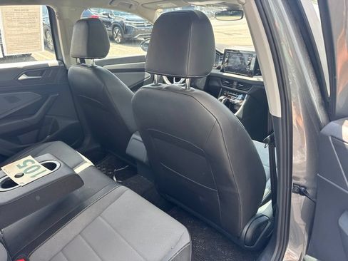 Used 2025 Volkswagen Jetta SE w/ Sunroof Package FWD image 7