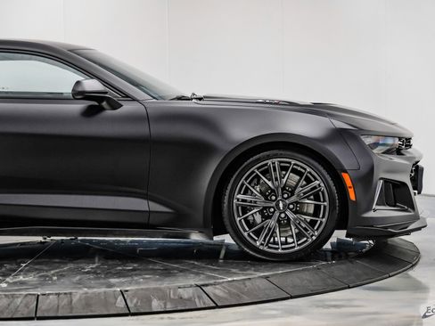 Used 2018 Chevrolet Camaro ZL1 RWD image 23