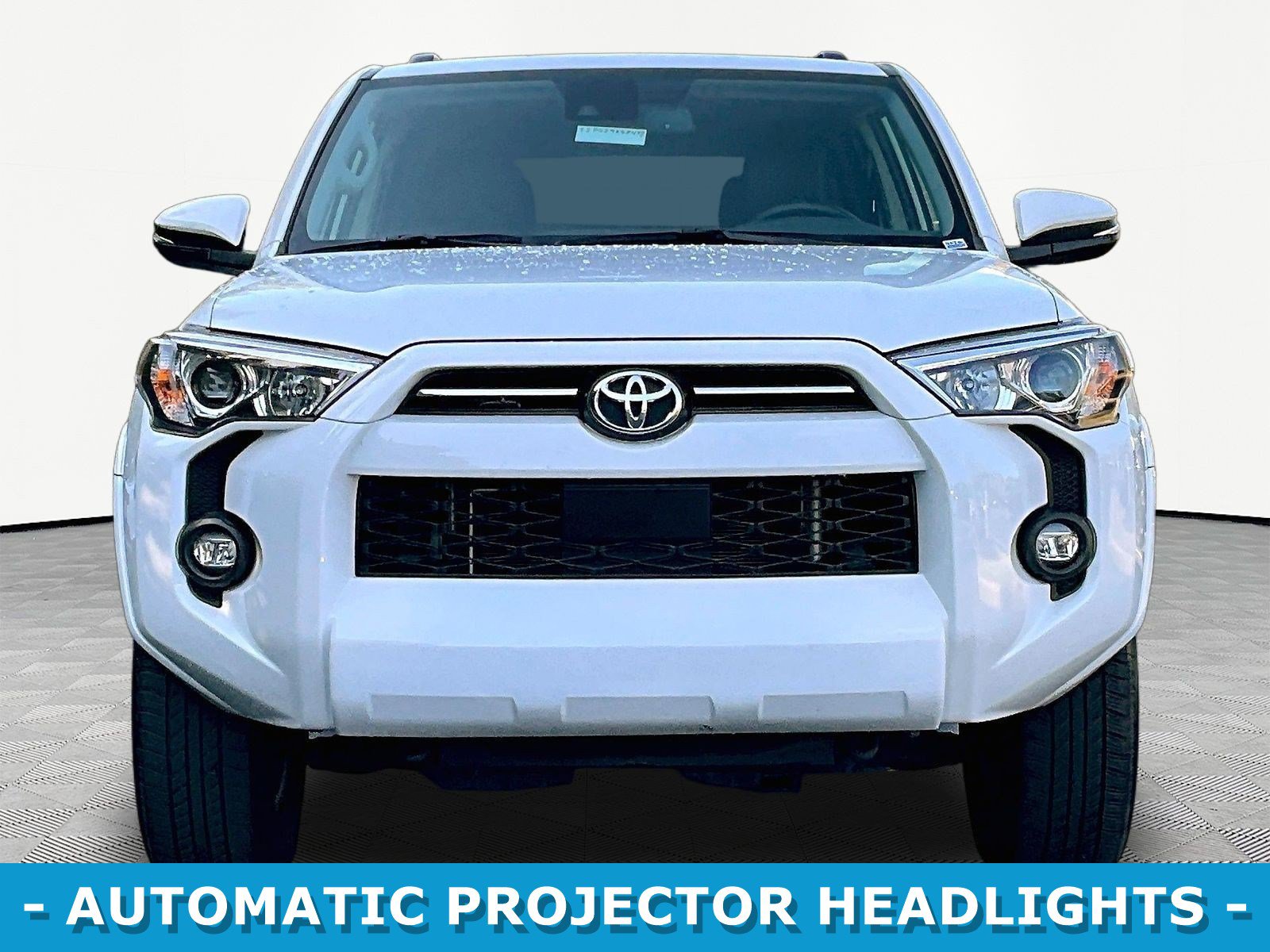 Used 2023 Toyota 4Runner SR5 Premium w/ Moonroof Package RWD image 2