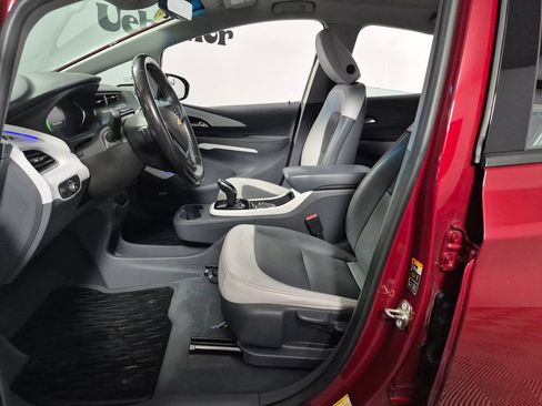 Used 2018 Chevrolet Bolt Premier w/ Driver Confidence II Package FWD image 9