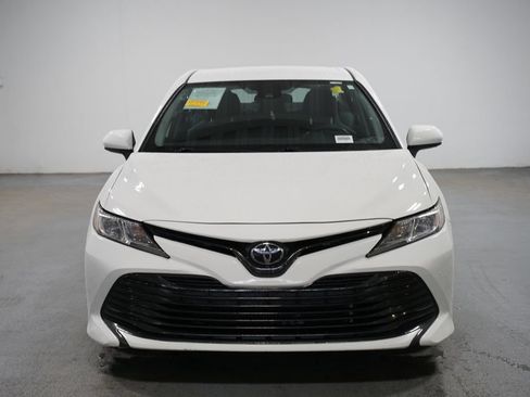 Used 2019 Toyota Camry LE FWD image 2