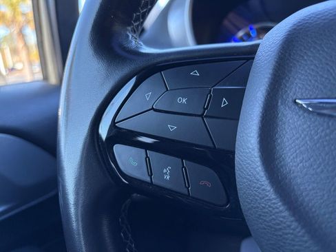 Used 2021 Chrysler Pacifica Touring w/ S Appearance Package image 14