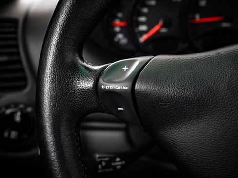 Used 2001 Porsche 911 Carrera 4 image 26