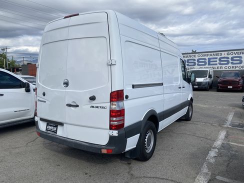 Used 2013 Freightliner Sprinter 2500 RWD image 27