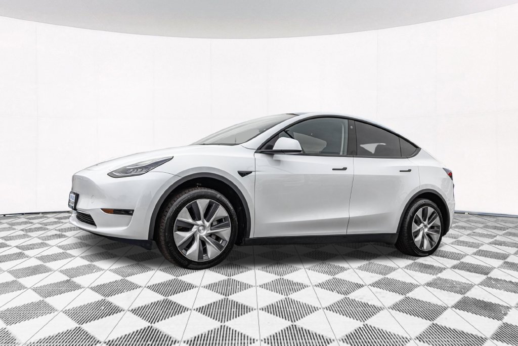 Used 2023 Tesla Model Y Long Range AWD/4WD image 5