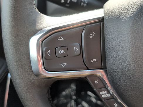 Used 2025 RAM 1500 Laramie AWD/4WD image 16