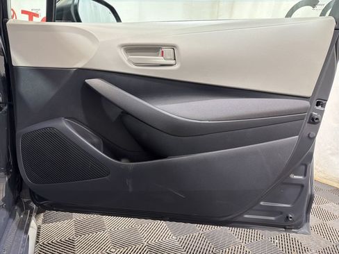Used 2026 Toyota Corolla LE FWD image 9