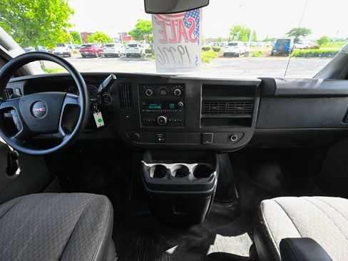 Used 2016 GMC Savana 3500 RWD image 21