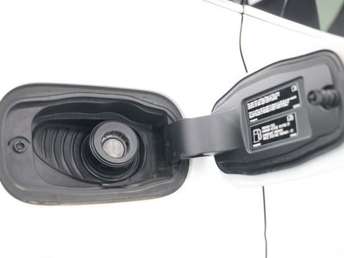 Used 2021 Volvo XC60 T6 Momentum image 18