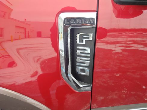 Used 2021 Ford F250 Lariat image 8