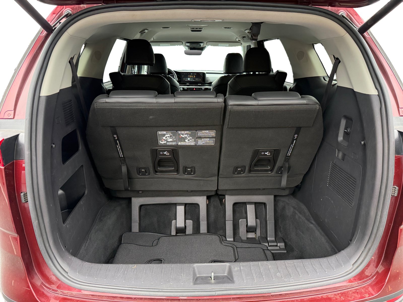 Used 2022 Kia Carnival EX FWD image 17