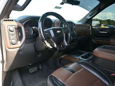 Used 2024 Chevrolet Silverado 3500 High Country w/ High Country Premium Package AWD/4WD image 8