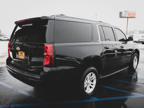 Used 2018 Chevrolet Suburban LT image 33