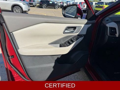 Certified 2025 Nissan Rogue SV image 13