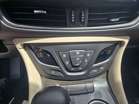 Used 2020 Buick Envision Essence FWD image 23