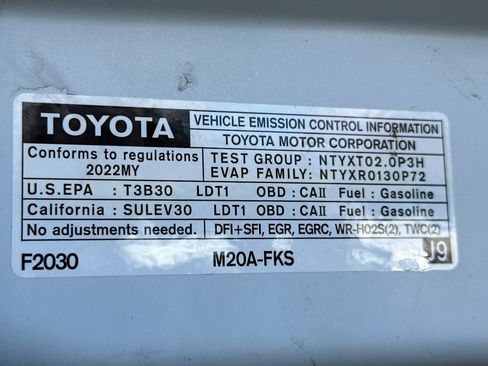 Used 2022 Toyota Corolla Cross XLE image 20