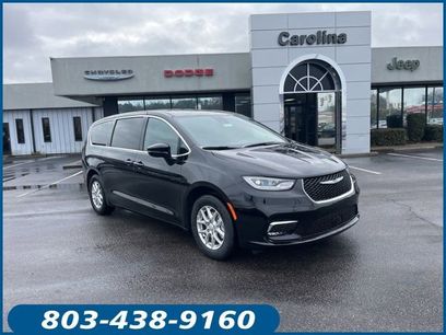 New 2026 Chrysler Pacifica Select