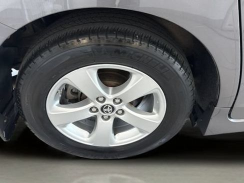 Used 2018 Toyota Sienna LE FWD image 22