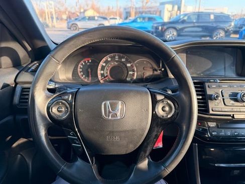 Used 2016 Honda Accord Sport image 10