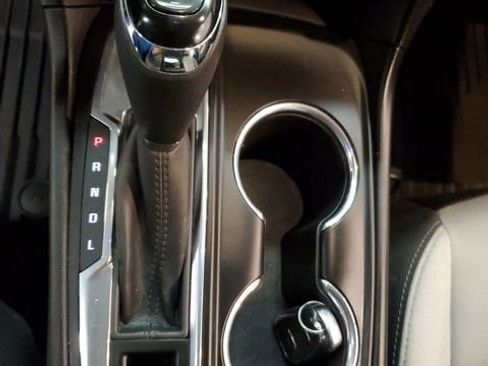 Used 2019 Chevrolet Equinox LS image 25