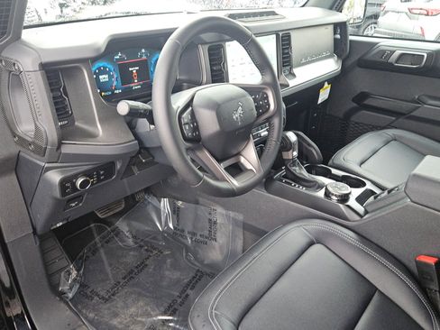 New 2025 Ford Bronco Badlands image 8