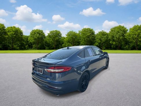 Used 2019 Ford Fusion SE w/ Equipment Group 151A FWD image 4