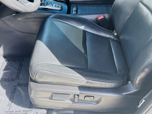 Certified 2018 Honda Pilot Touring image 19