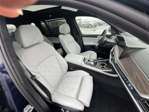Used 2026 BMW X7 xDrive40i AWD/4WD image 30