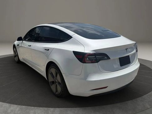Used 2021 Tesla Model 3 Standard Range Plus RWD image 3