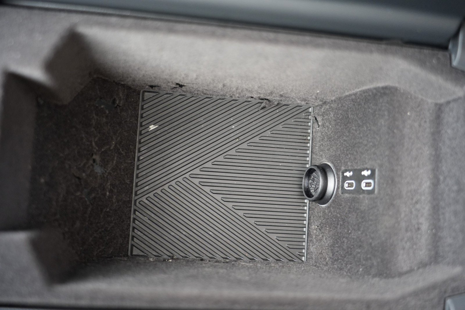 Used 2025 BMW 740i w/ Premium Package RWD image 41