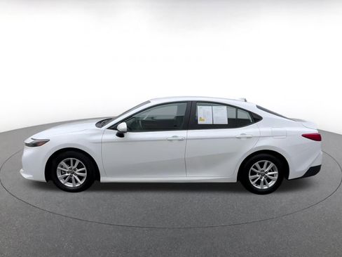 Used 2025 Toyota Camry LE image 8