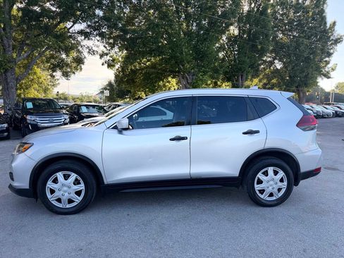 Used 2018 Nissan Rogue S FWD image 8