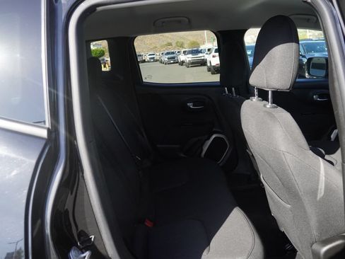Used 2017 Jeep Renegade Latitude AWD/4WD image 35