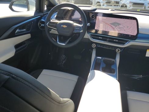 New 2026 Chevrolet Equinox EV LT image 11