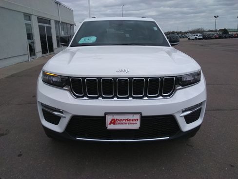 Used 2024 Jeep Grand Cherokee Limited w/ Luxury Tech Group II AWD/4WD image 3