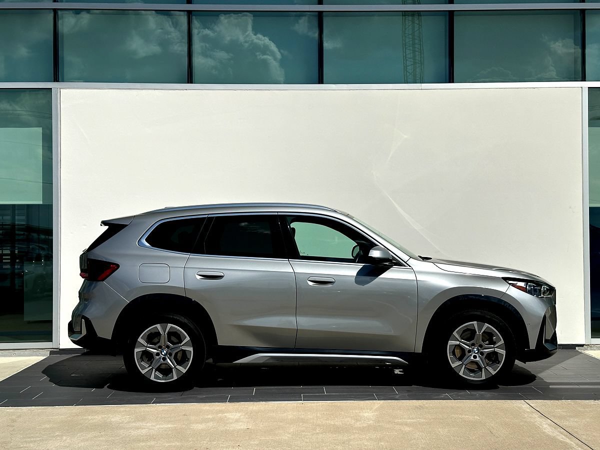 Certified 2024 BMW X1 xDrive28i w/ Premium Package AWD/4WD image 3