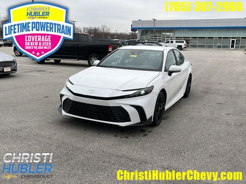 Used 2025 Toyota Camry XSE image 1