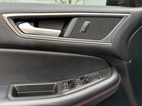 Used 2022 Ford Edge ST-Line image 22