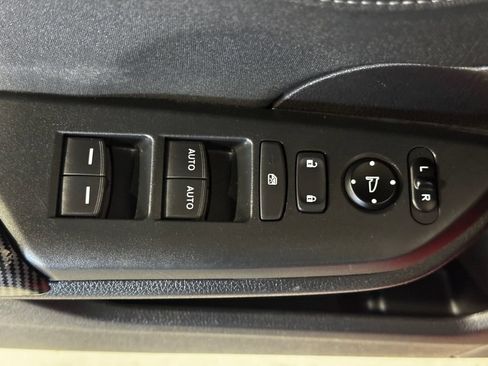 Used 2019 Honda Civic EX image 17