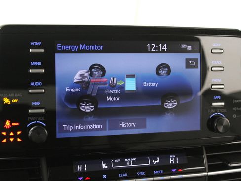 Used 2023 Toyota Sienna LE image 11