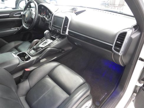 Used 2014 Porsche Cayenne AWD/4WD image 11