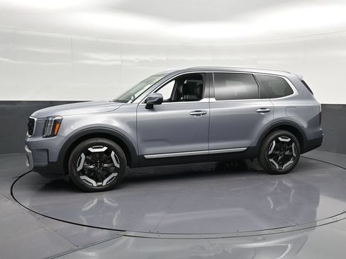 Used 2025 Kia Telluride EX FWD image 7