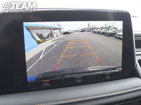 Used 2023 GMC Yukon AT4 w/ LPO, Floor Liner Package image 16