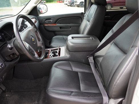 Used 2013 Chevrolet Tahoe LTZ AWD/4WD image 6