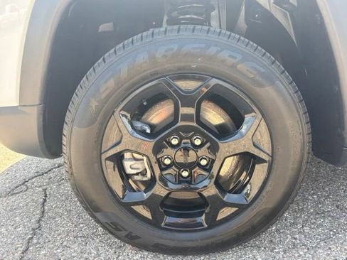 Used 2023 Jeep Compass Trailhawk AWD/4WD image 9
