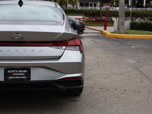Used 2022 Hyundai Elantra SEL w/ Convenience Package image 15