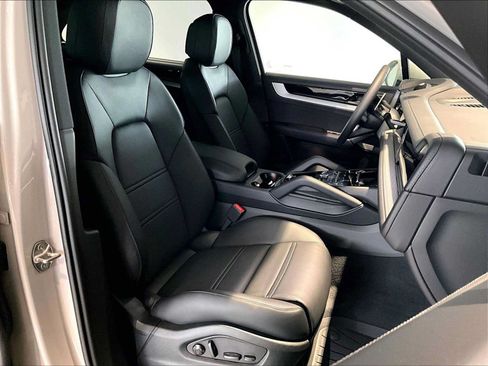 New 2026 Porsche Cayenne AWD/4WD image 19