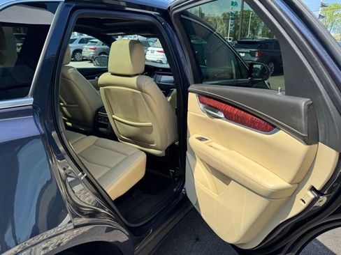 Used 2018 Cadillac XT5 Premium Luxury AWD/4WD image 13